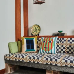 Dusen Dusen Pillow, Face DECOR