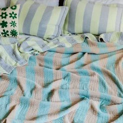 NEW ARRIVAL Dusen Dusen Cool Stripe Coverlet