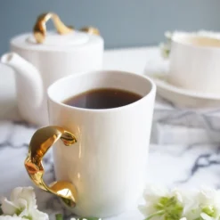 KITCHEN Twig Cutlery Oval Mug With Gold Handle