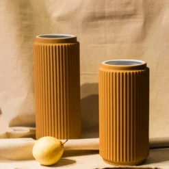 Moe's DECOR Dangeun Vase