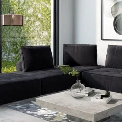 VIG FURNITURE Cassy Sectional