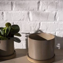Accent Decor Hawthorne Pot