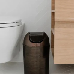 Umbra DECOR Mezzo Trash Can 34 Umbra DECOR Mezzo Trash Can