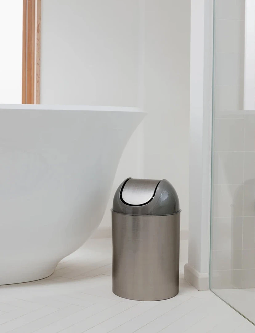 Umbra DECOR Mezzo Trash Can 6 Umbra DECOR Mezzo Trash Can