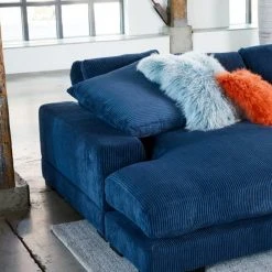 Moe's Pluto Sectional